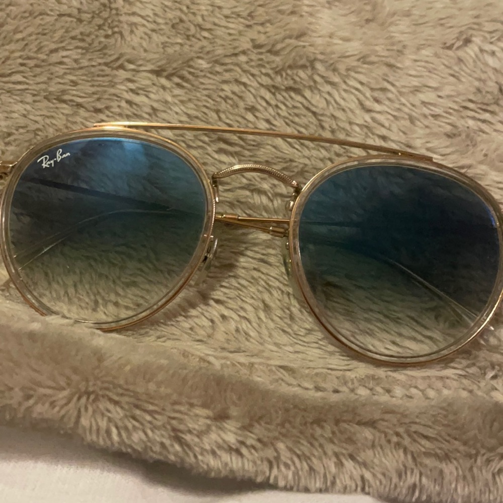 Ray ban sunglasses used. Style 51022